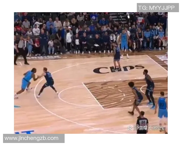 雷霆与快船季后赛第六场激战回顾球员表现与战术分析