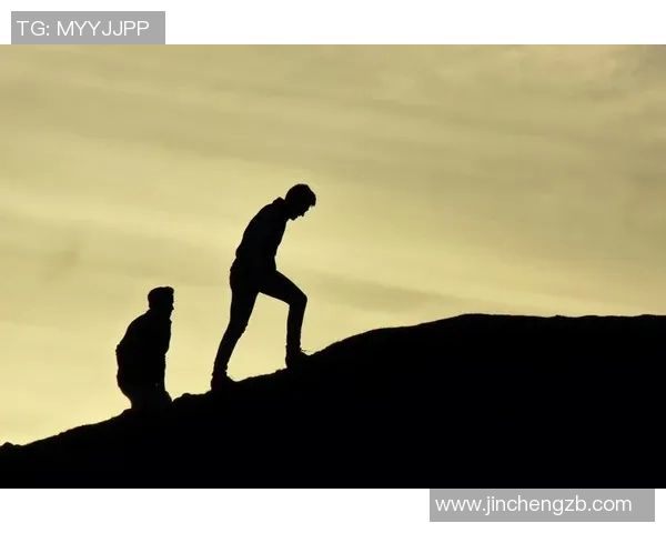 马力克的传奇人生与不屈精神探索他在音乐与人生道路上的辉煌成就与挑战 马力克的传奇人生与不屈精神探索他在音乐与人生道路上的辉煌成就与挑战